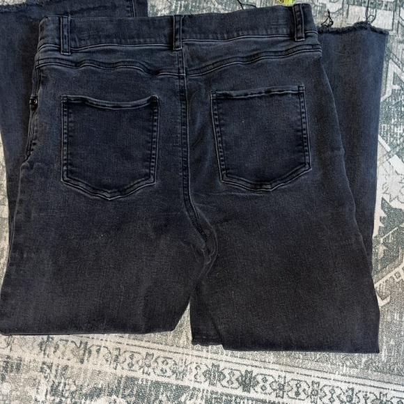 SPANX women’s cropped flare Charcoal Denim Jeans size large - Picture 8 of 8